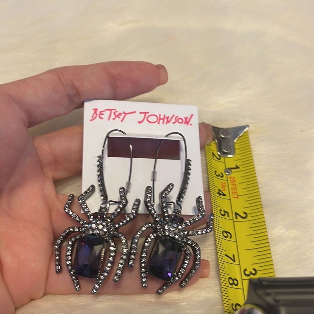 NWT Betsey Johnson Spider Drop Earrings Purple belly stone with crystal accents - Picture 5 of 7